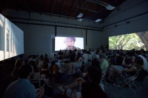 Nella foto, in alto: Che emozione, vedere la sala piena alla Fabbrica del vapore, dove il film è stato presentato sotto forma di video installazione